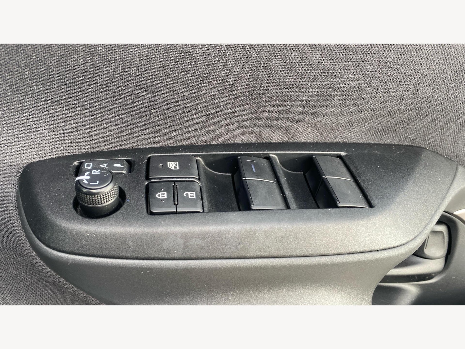 Used Toyota Yaris 2023 for sale - 76424654: Photo 33