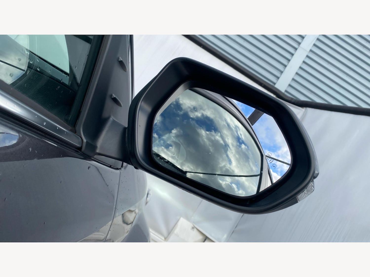 Used Toyota Yaris 2023 for sale - 76424654: Photo 34