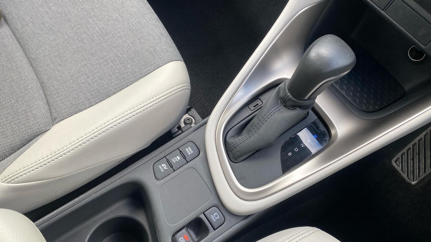 Used Toyota Yaris 2023 for sale - 76424654: Photo 42