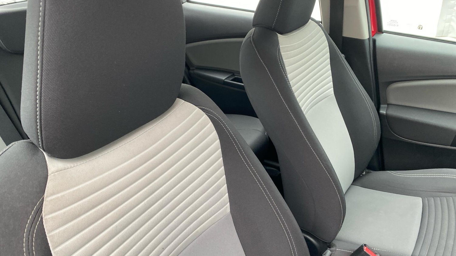 Used Toyota Yaris for sale - 77807927: Photo 35