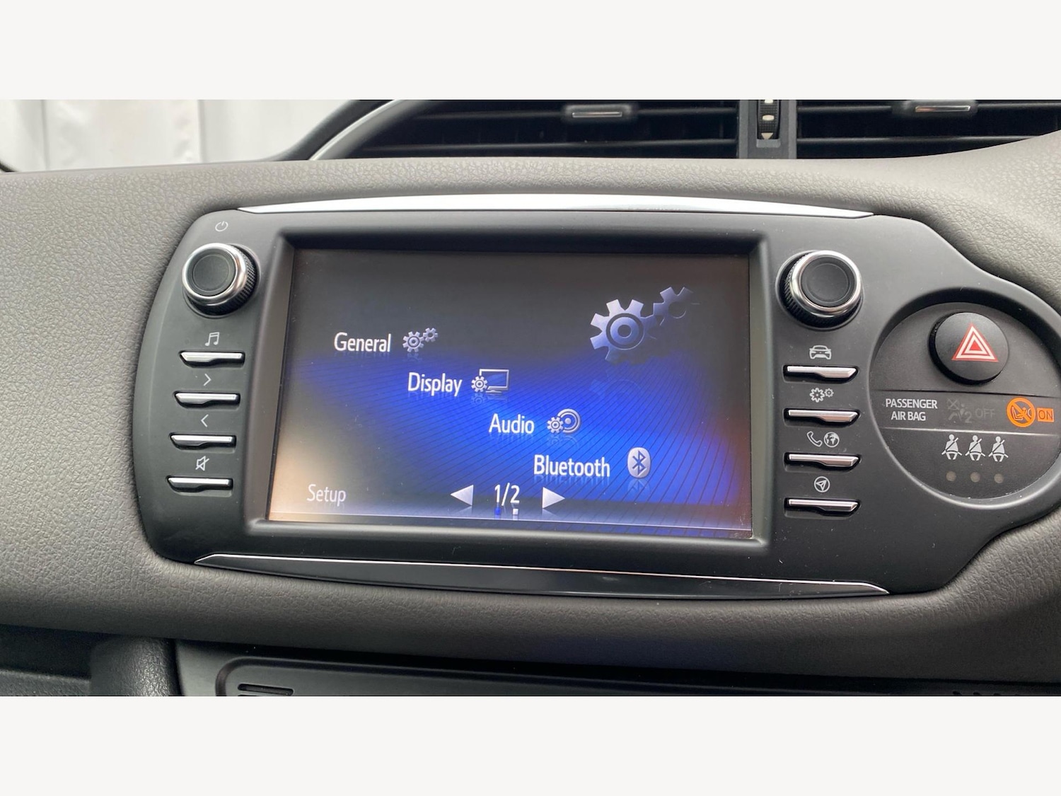 Used Toyota Yaris for sale - 77807927: Photo 9