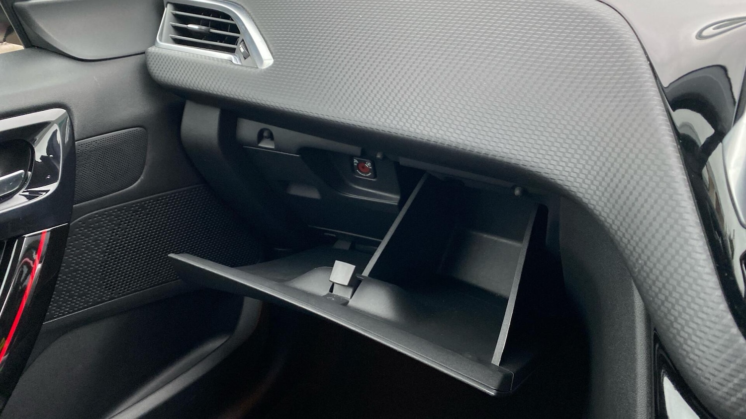 Used Peugeot 208 2019 for sale - 77290545: Photo 40