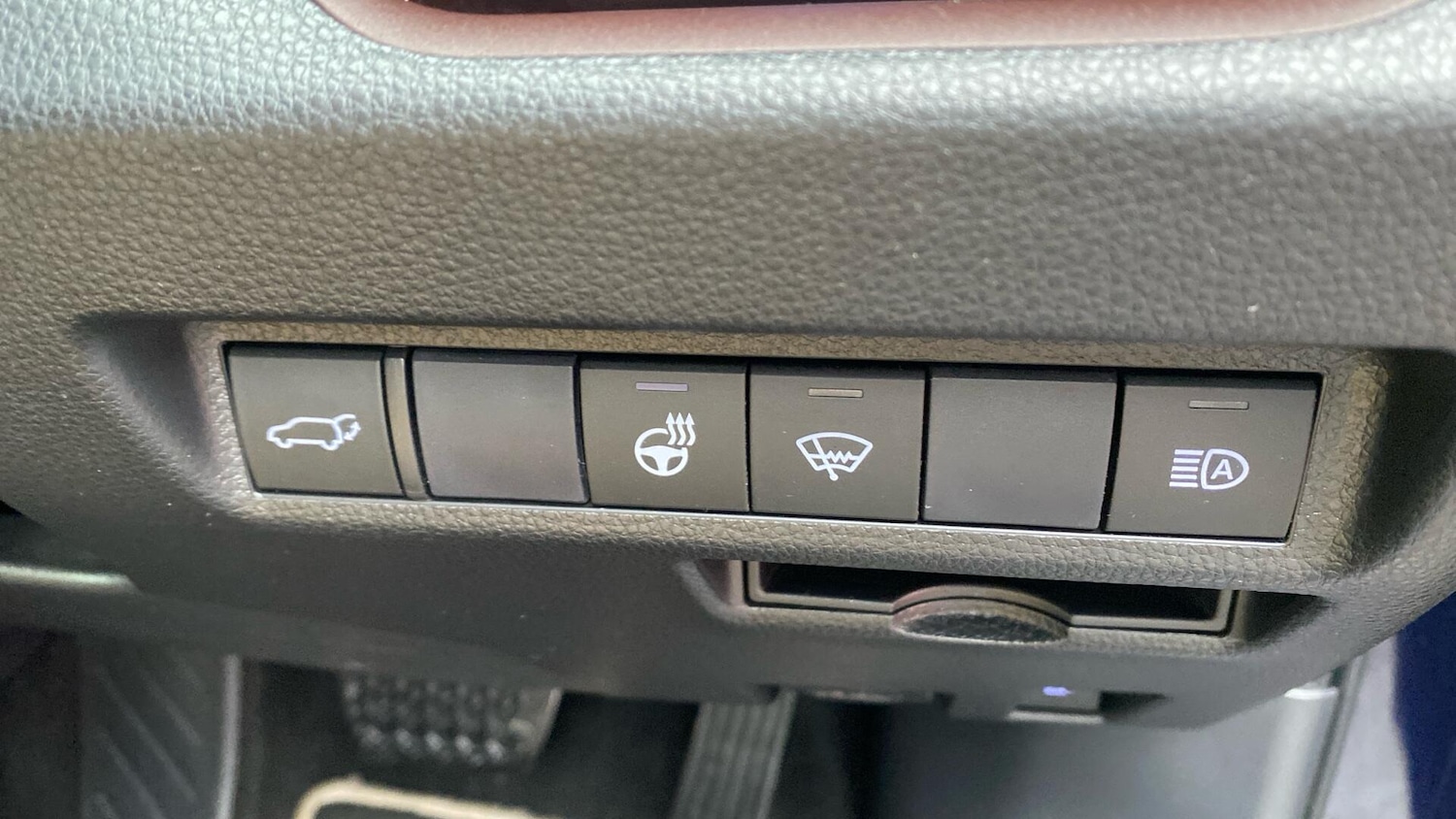 Used Toyota RAV4 2020 for sale - 77611482: Photo 38