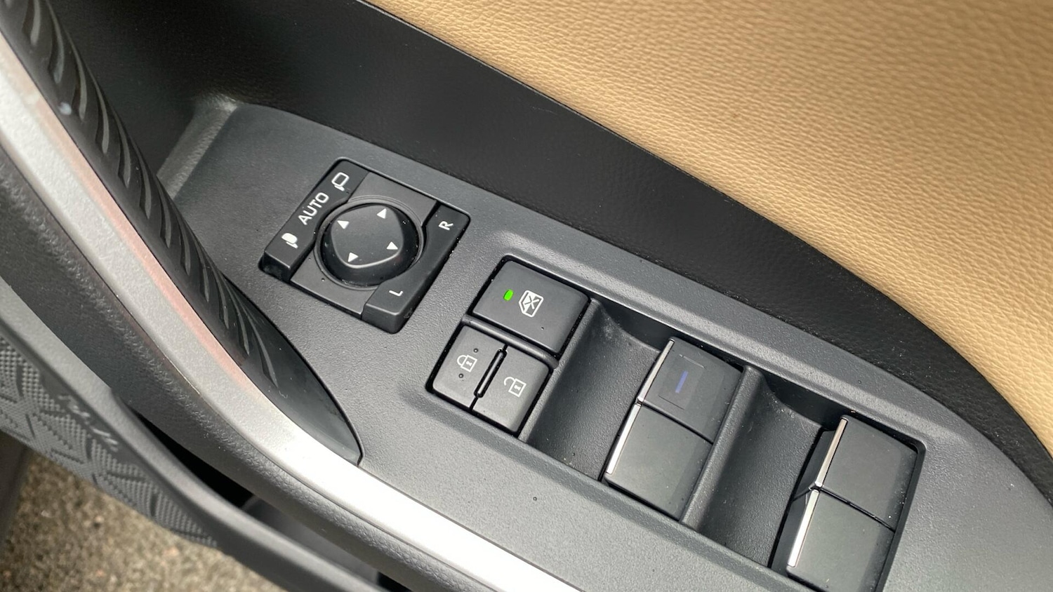 Used Toyota RAV4 2020 for sale - 77611482: Photo 39