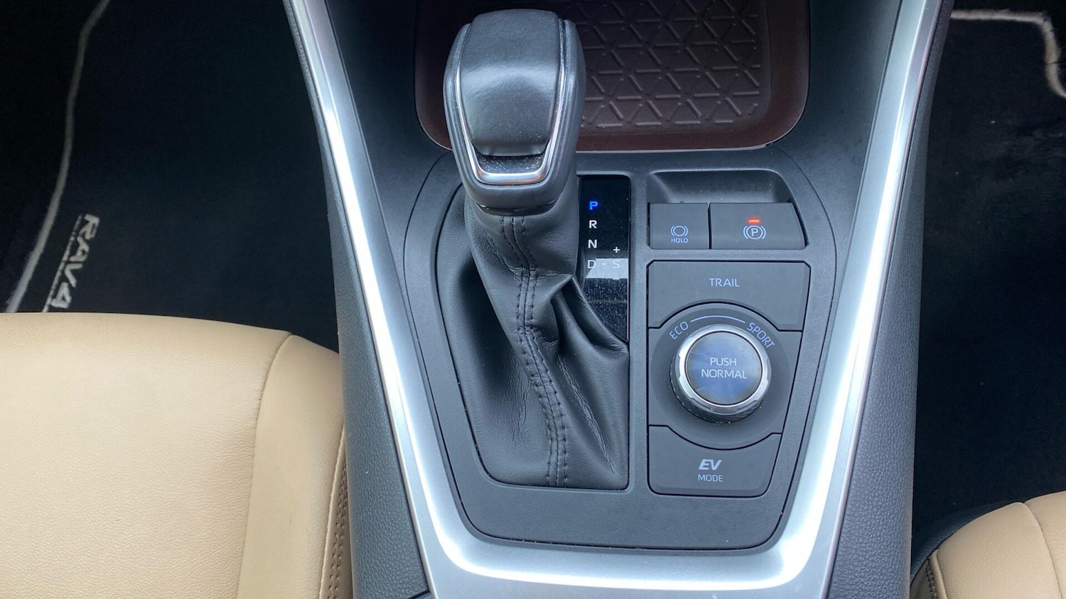 Used Toyota RAV4 2020 for sale - 77611482: Photo 41