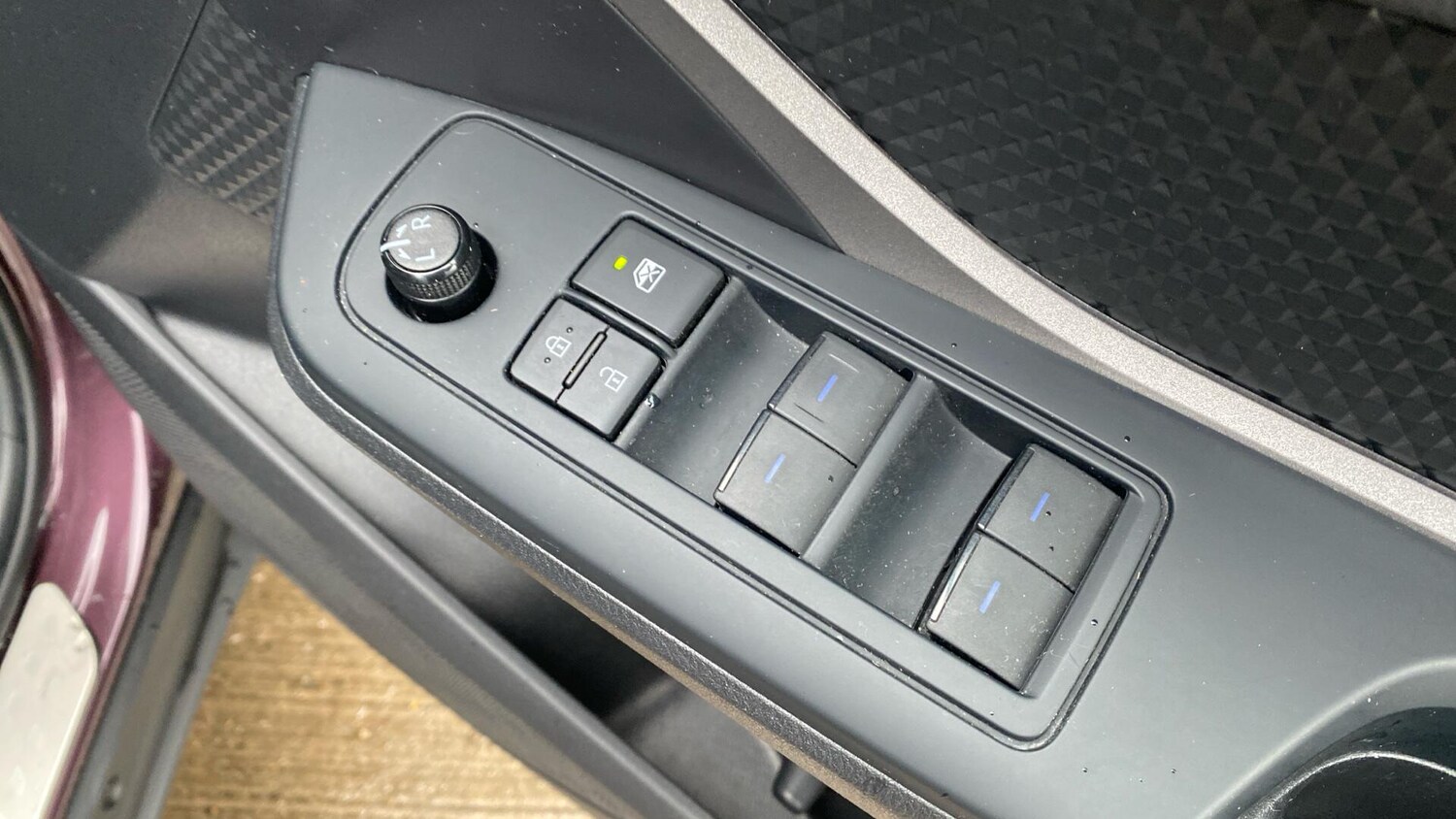 Used Toyota C-HR for sale - 77216358: Photo 34