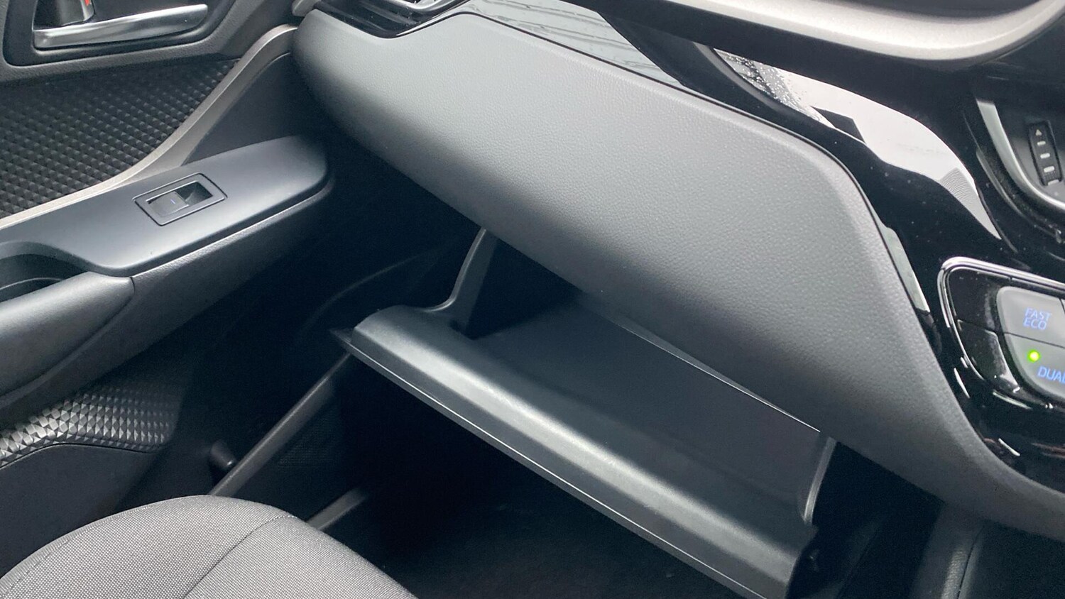 Used Toyota C-HR for sale - 77216358: Photo 43