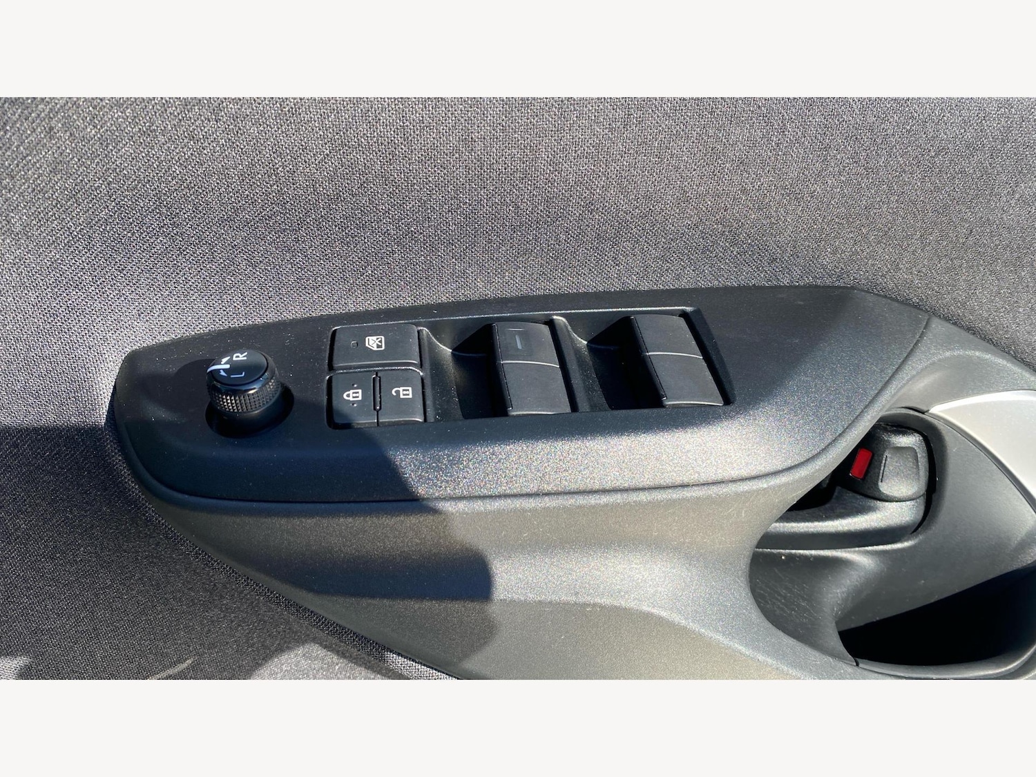 Used Toyota Yaris 2023 for sale - 76189843: Photo 32