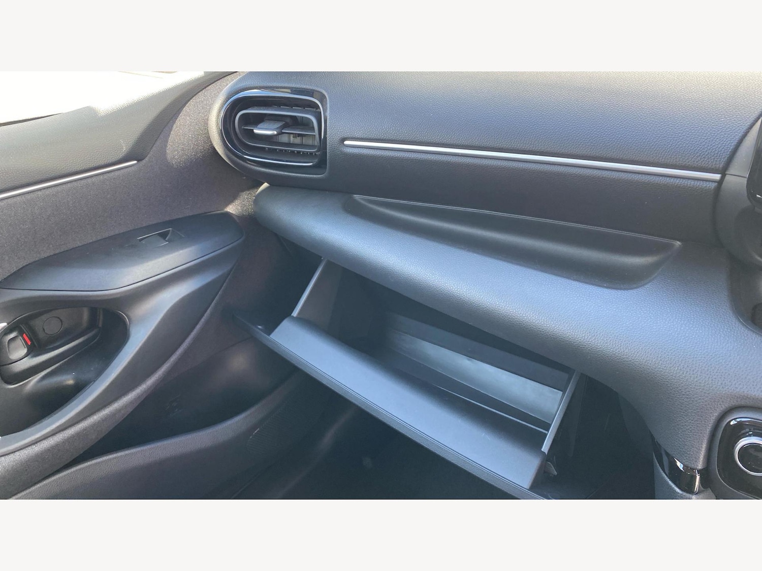 Used Toyota Yaris 2023 for sale - 76189843: Photo 39