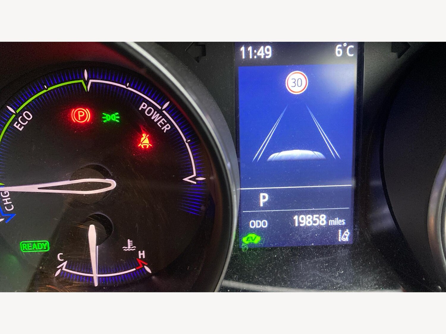 Used Toyota C-HR for sale - 77484104: Photo 11