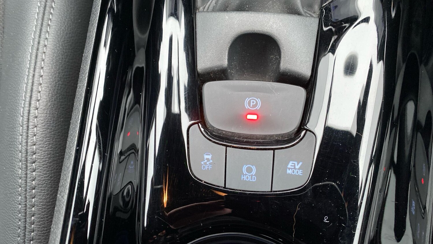 Used Toyota C-HR for sale - 77484104: Photo 37