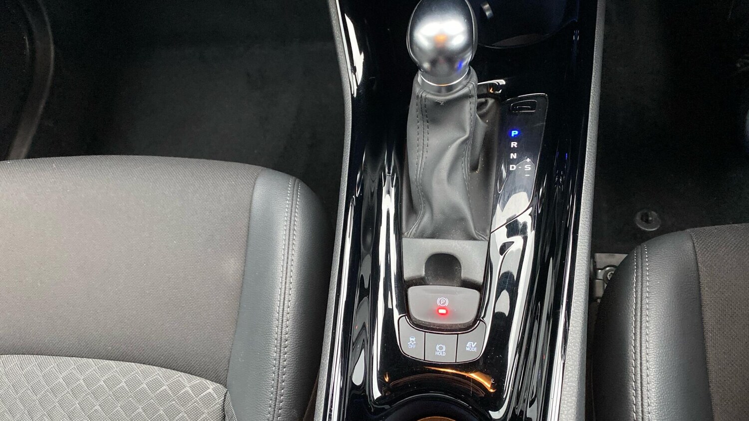 Used Toyota C-HR for sale - 77484104: Photo 38