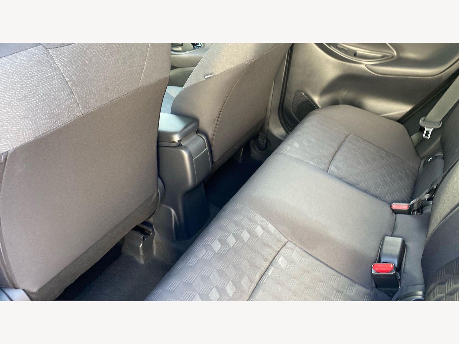 Used Toyota Yaris 2024 for sale - 78204047: Photo 17