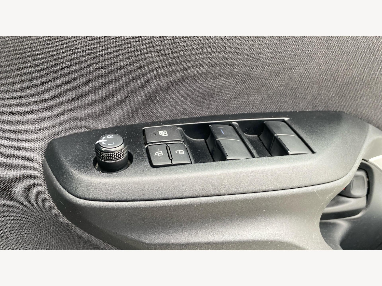 Used Toyota Yaris 2022 for sale - 76188992: Photo 32