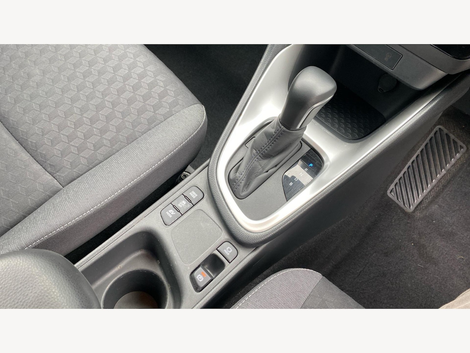 Used Toyota Yaris 2022 for sale - 76188992: Photo 40