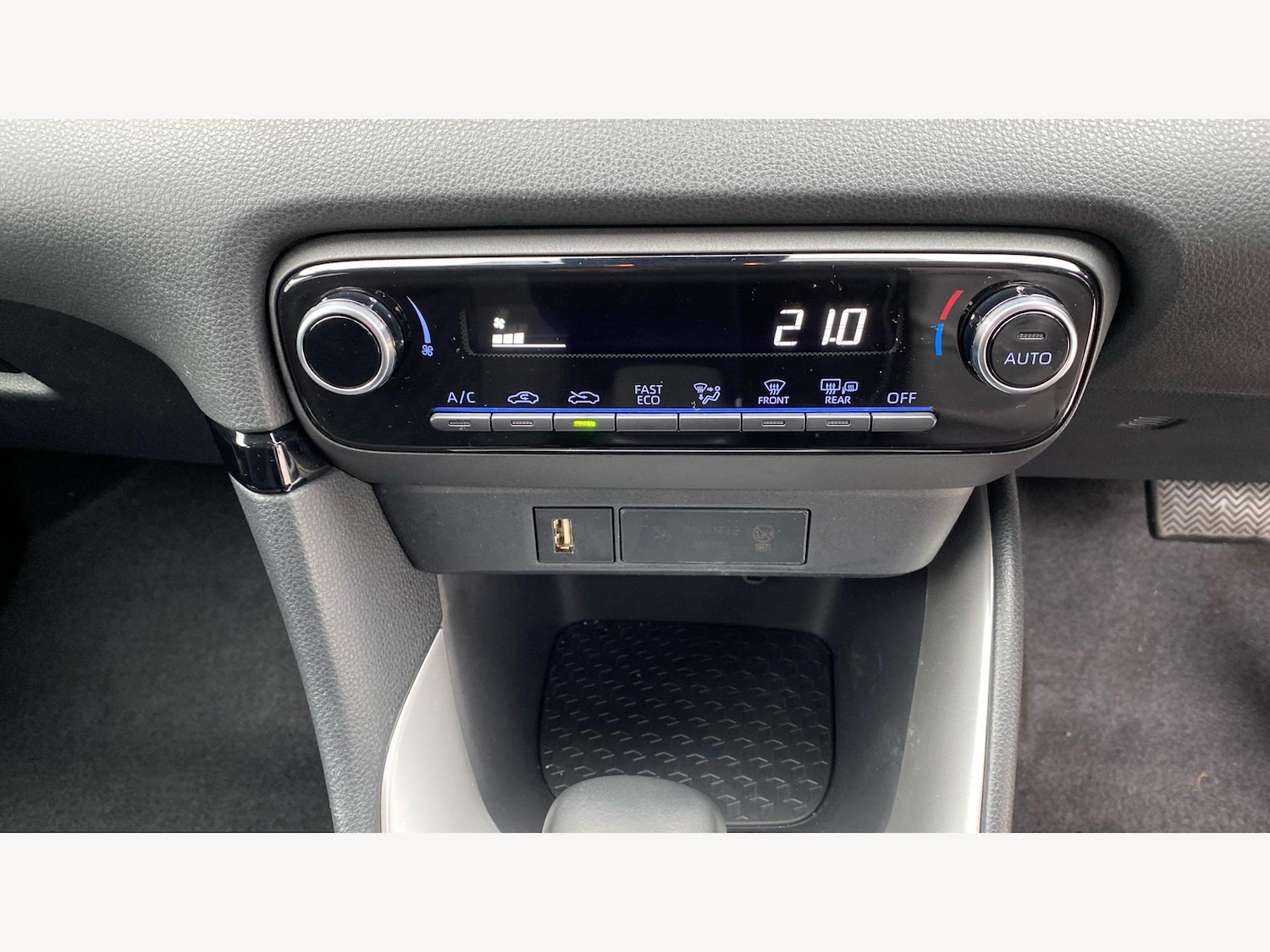 Used Toyota Yaris 2022 for sale - 76188992: Photo 41