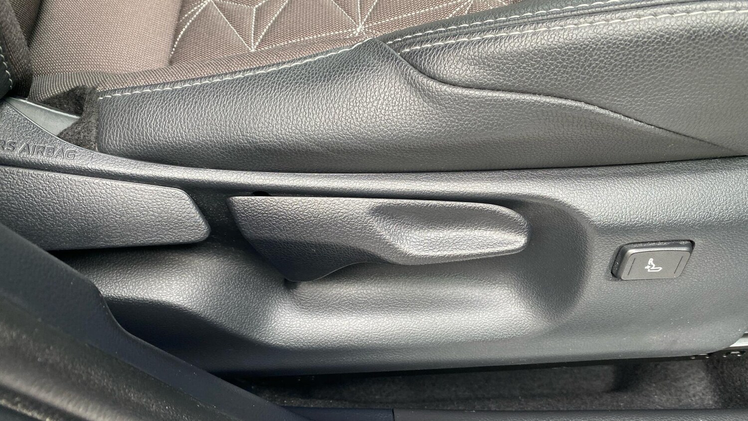 Used Toyota Yaris Cross for sale - 77957270: Photo 40