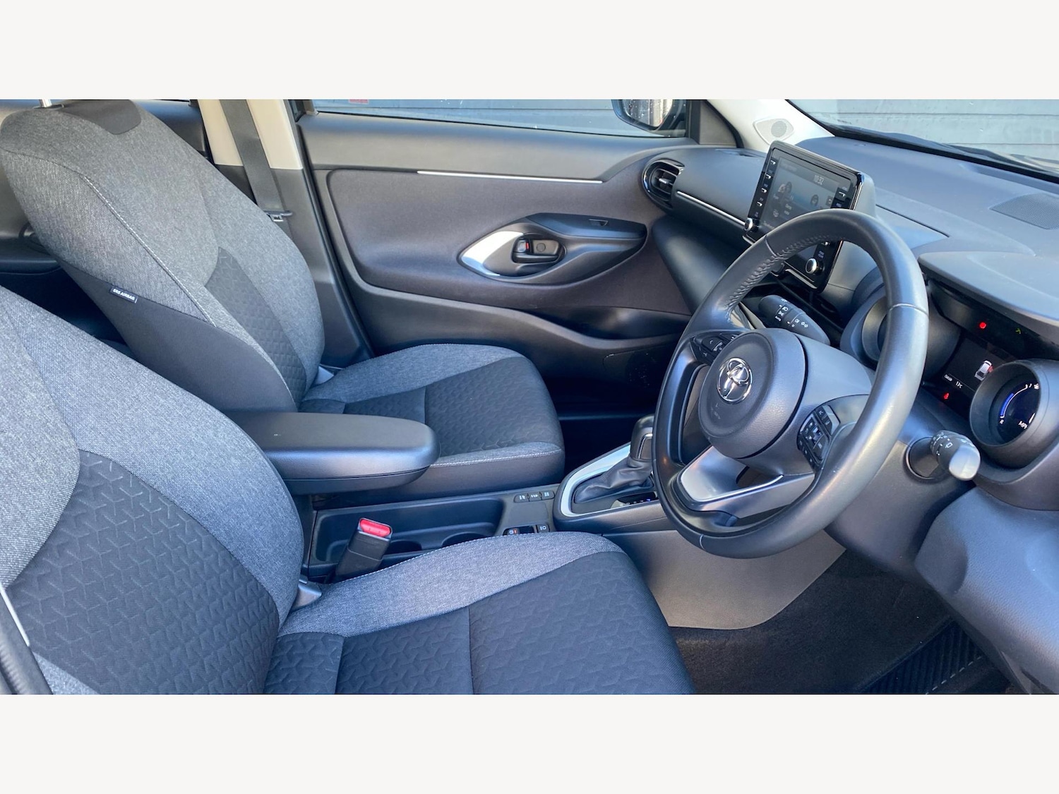 Used Toyota Yaris Cross 2023 for sale - 76608170: Photo 13