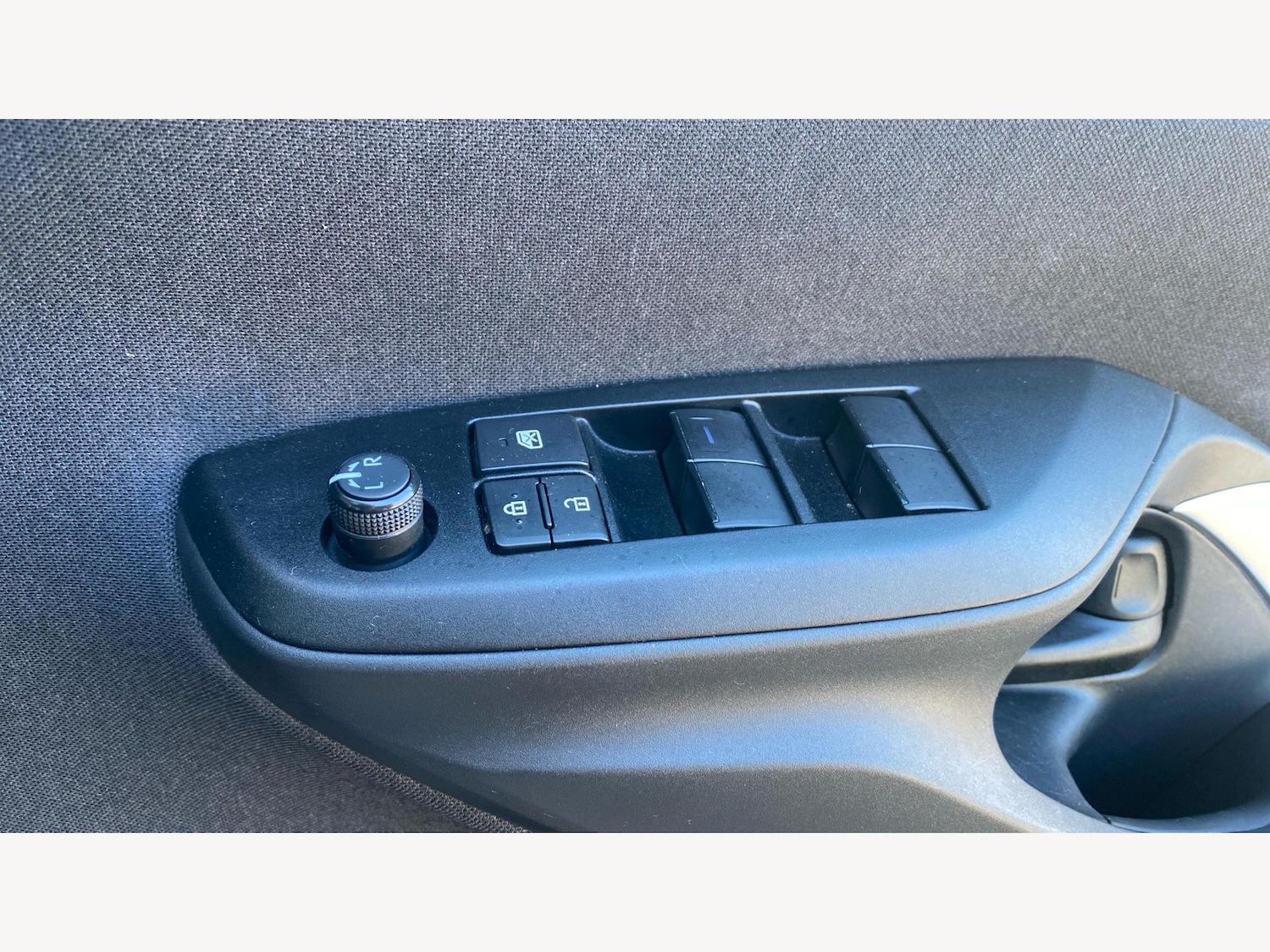 Used Toyota Yaris Cross 2023 for sale - 76608170: Photo 32