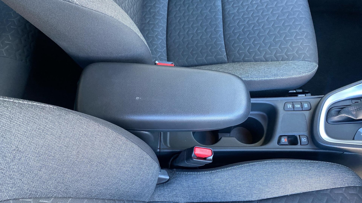 Used Toyota Yaris Cross 2023 for sale - 76608170: Photo 38