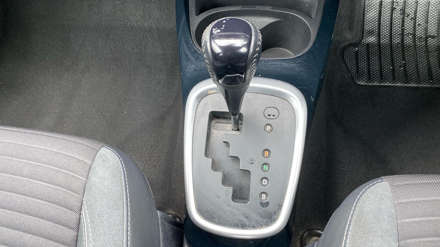 Used Toyota Yaris 2016 for sale - 78062944: Photo 41