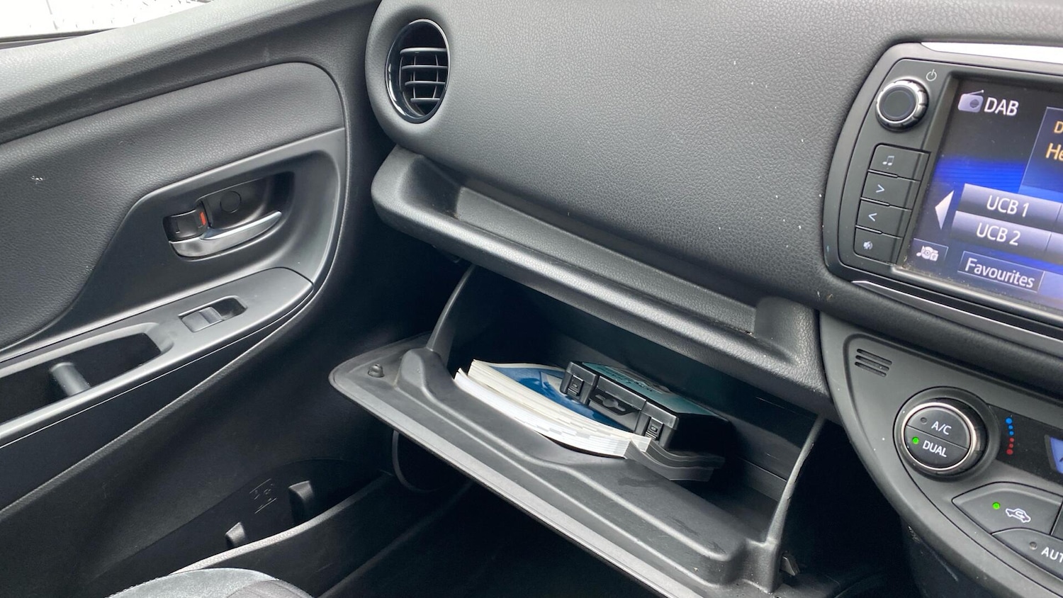 Used Toyota Yaris 2016 for sale - 78062944: Photo 43