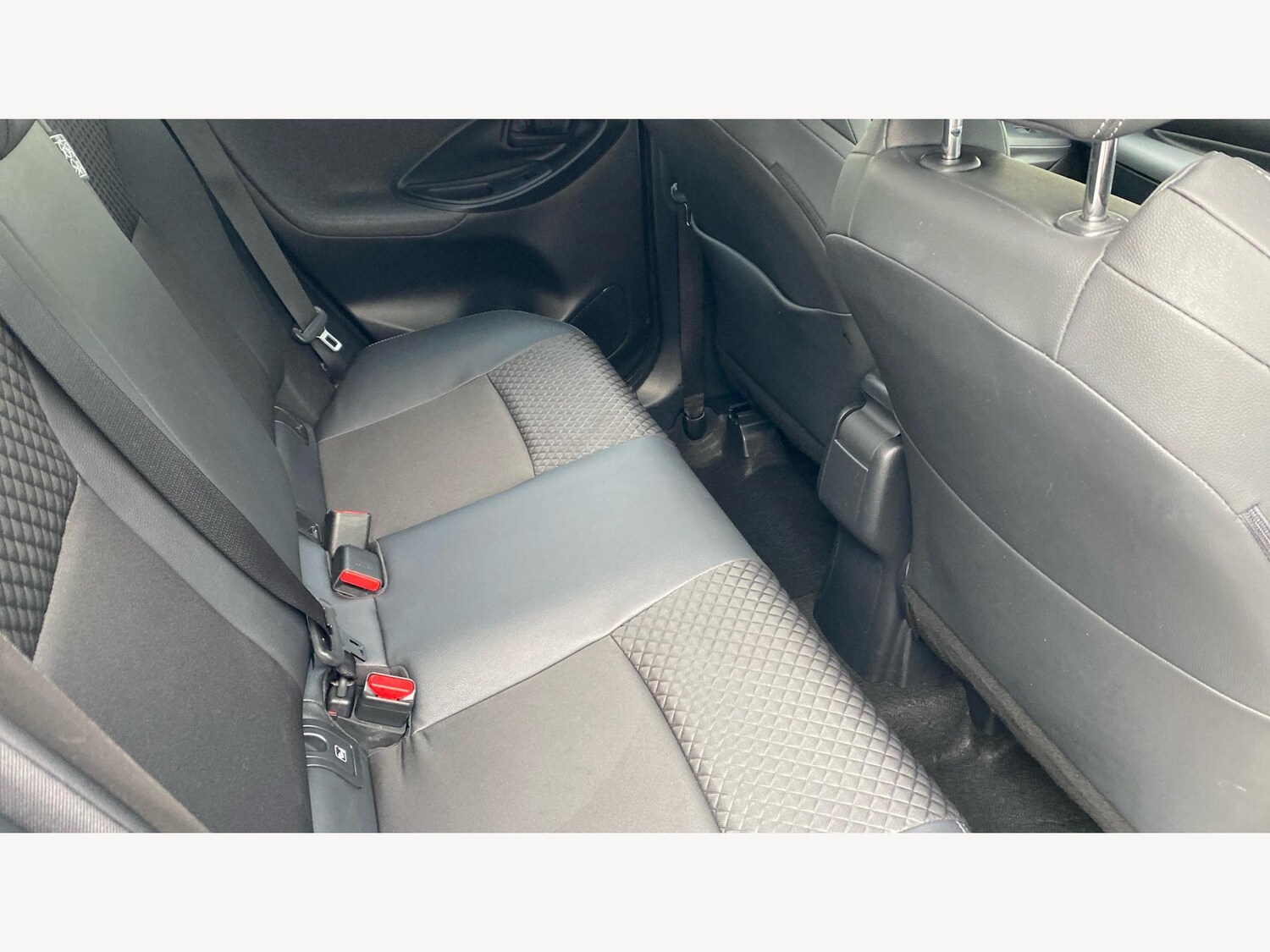 Used Toyota Yaris 2022 for sale - 77203804: Photo 14