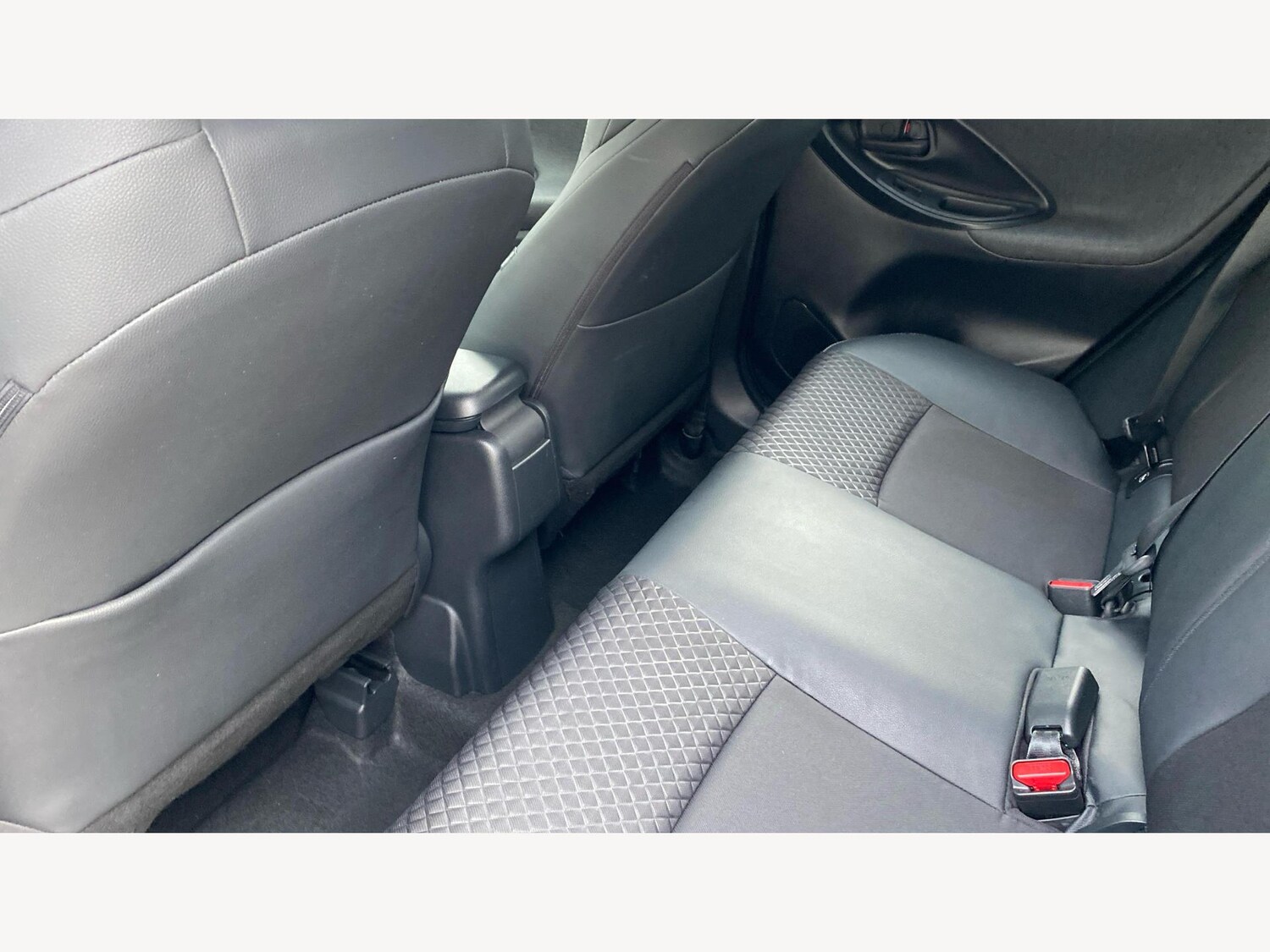 Used Toyota Yaris 2022 for sale - 77203804: Photo 15