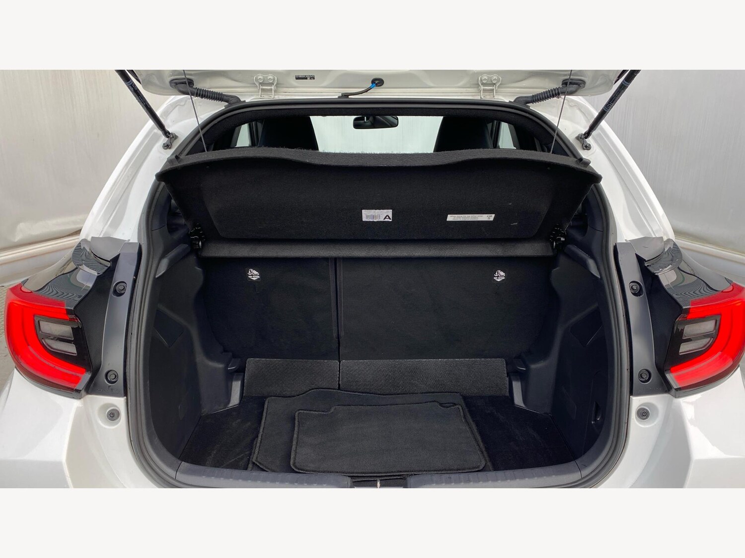 Used Toyota Yaris 2022 for sale - 77203804: Photo 16