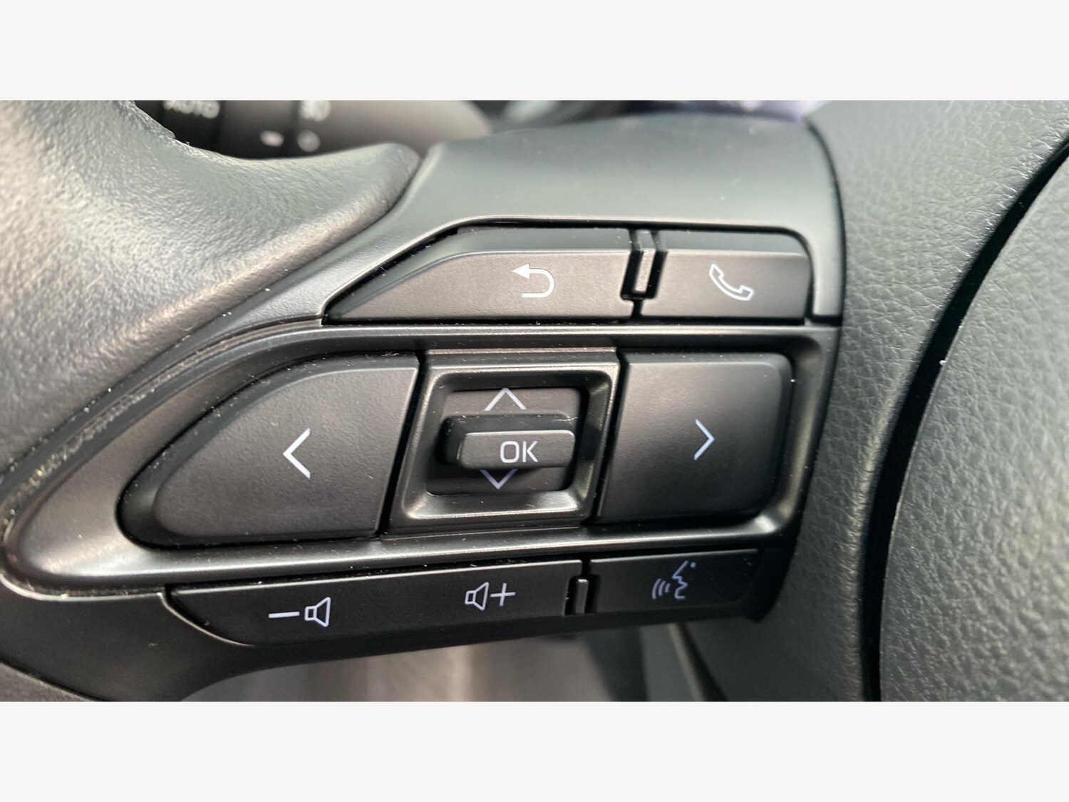 Used Toyota Yaris 2022 for sale - 77203804: Photo 31