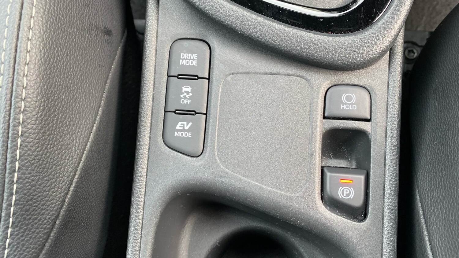 Used Toyota Yaris 2022 for sale - 77203804: Photo 39