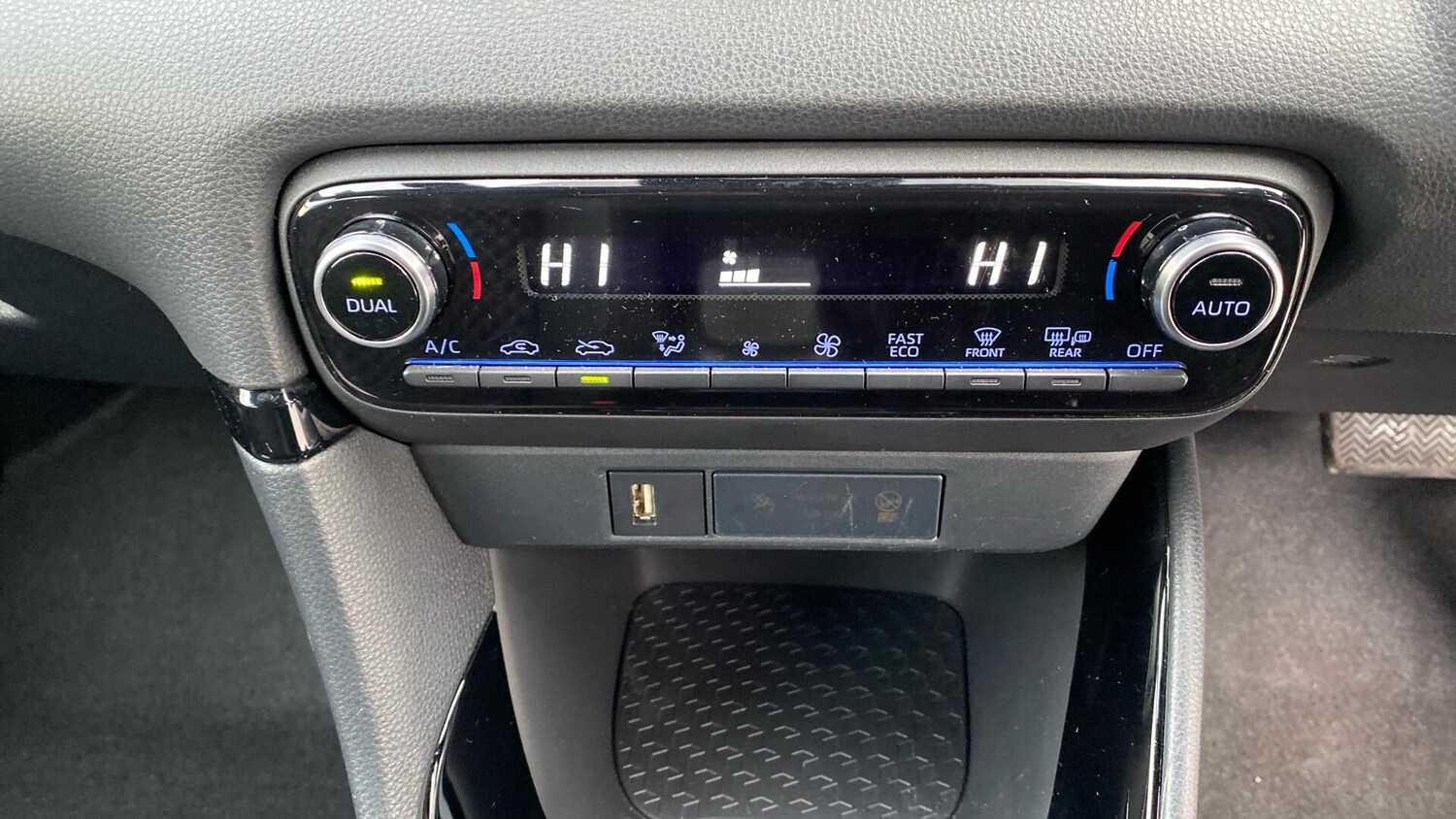 Used Toyota Yaris 2022 for sale - 77203804: Photo 41