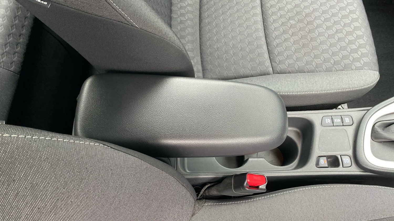 Used Toyota Yaris 2022 for sale - 76607896: Photo 38