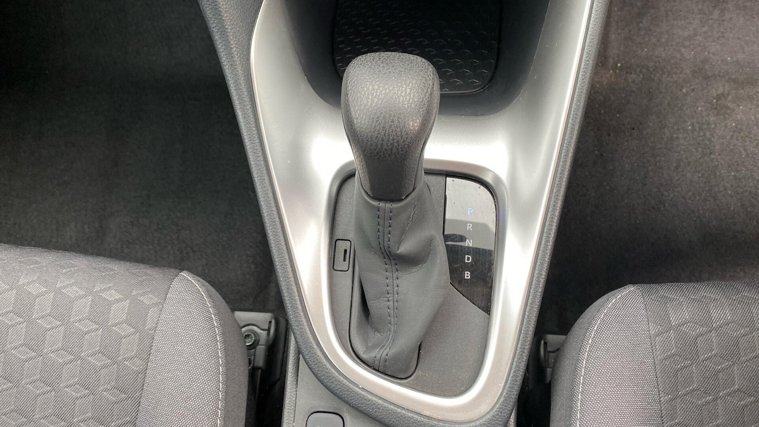 Used Toyota Yaris 2022 for sale - 76607896: Photo 40