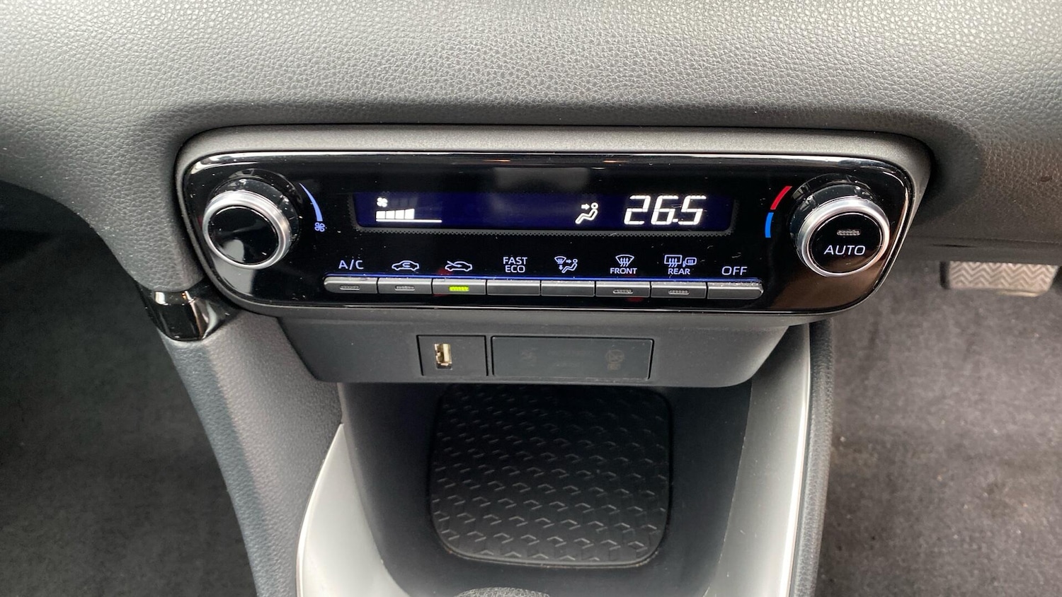 Used Toyota Yaris 2022 for sale - 76607896: Photo 41