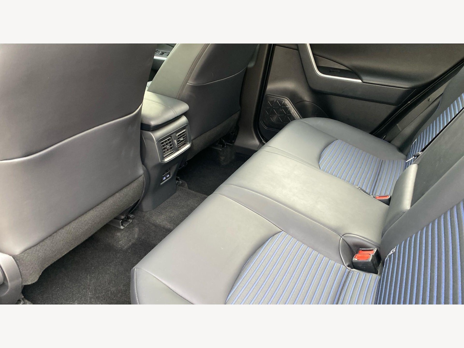 Used Toyota RAV4 2022 for sale - 77633695: Photo 15