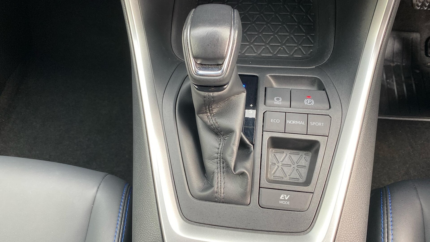 Used Toyota RAV4 2022 for sale - 77633695: Photo 42