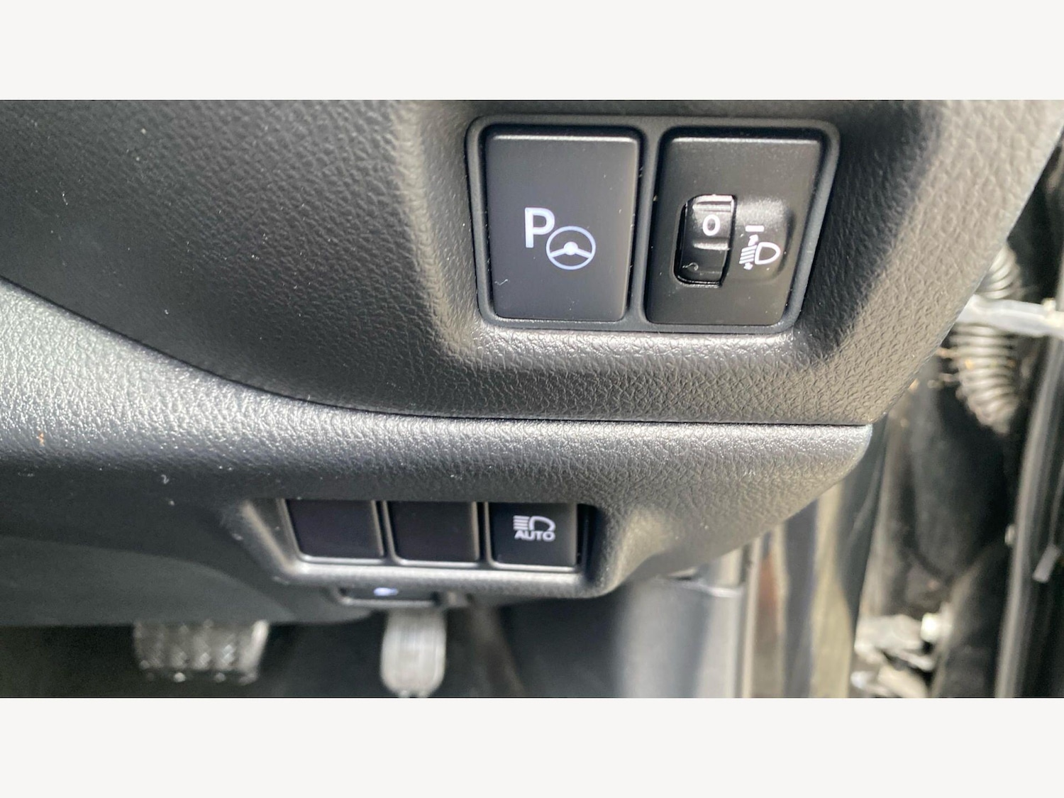 Used Toyota C-HR 2017 for sale - 78086546: Photo 42