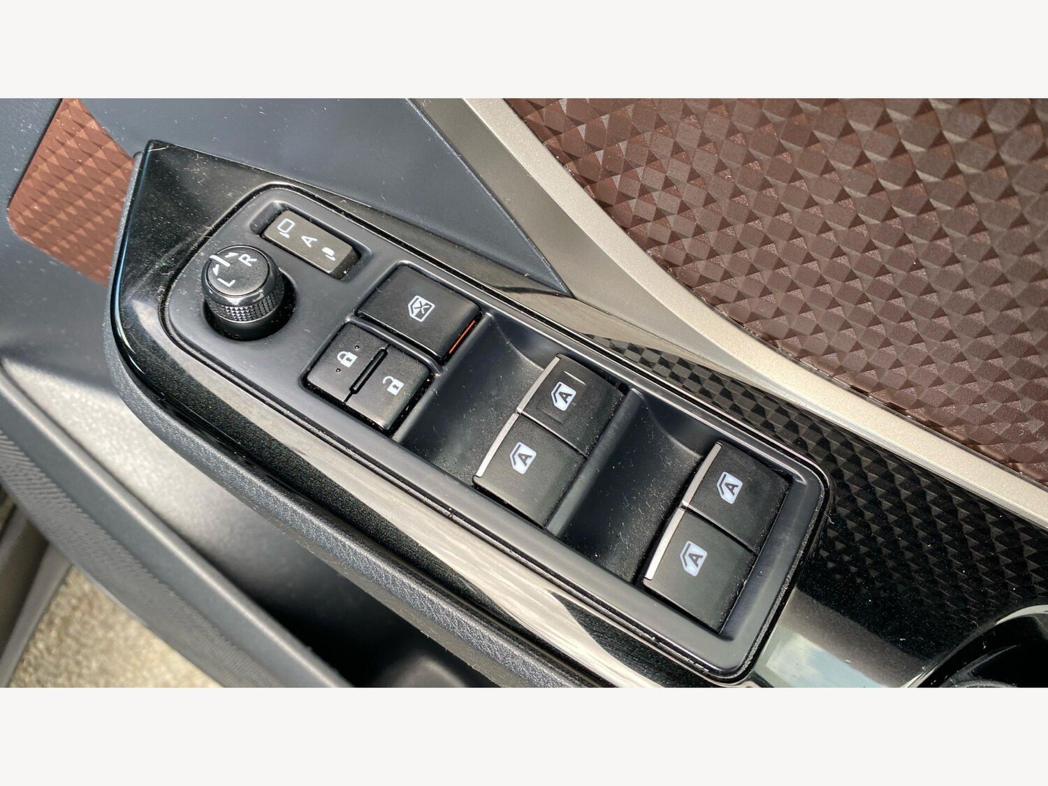 Used Toyota C-HR 2017 for sale - 78086546: Photo 43