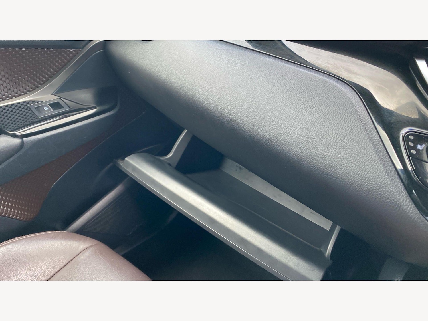 Used Toyota C-HR 2017 for sale - 78086546: Photo 46