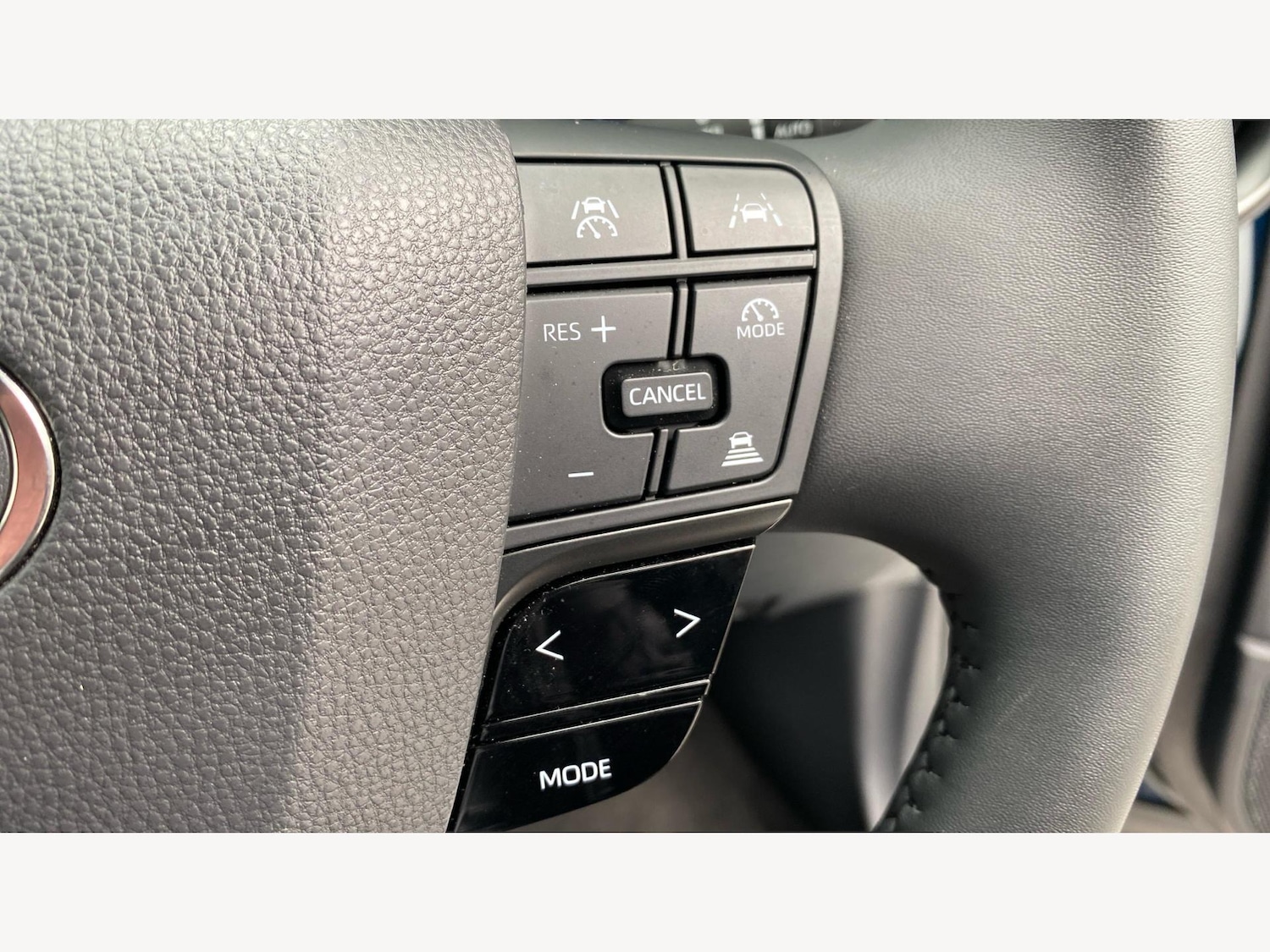 Used Toyota C-HR 2024 for sale - 75978053: Photo 31