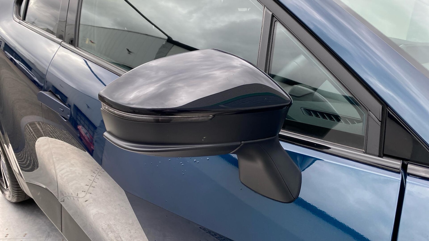 Used Toyota C-HR 2024 for sale - 75978053: Photo 36