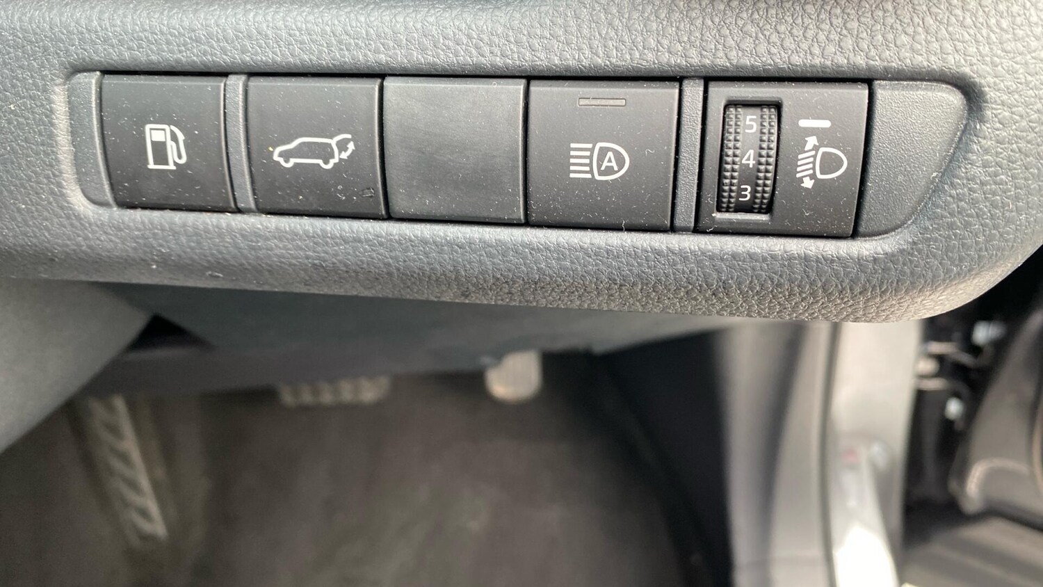 Used Toyota C-HR 2025 for sale - 76457584: Photo 40