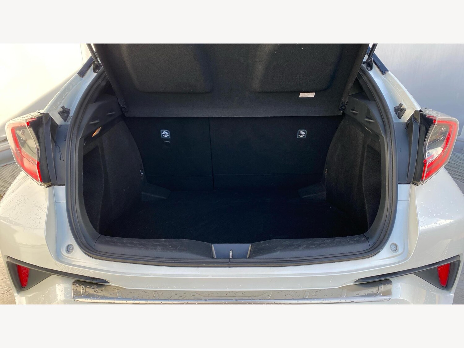 Used Toyota C-HR 2018 for sale - 76585386: Photo 16