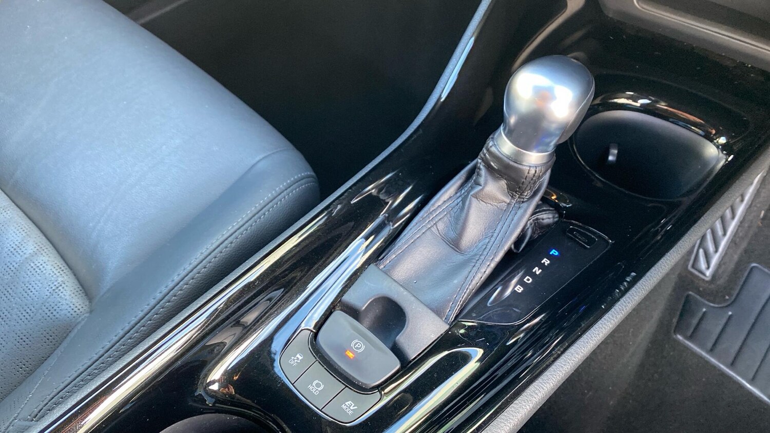 Used Toyota C-HR 2018 for sale - 76585386: Photo 42