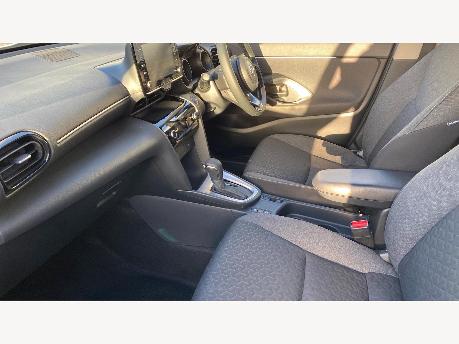 Used Toyota Yaris Cross 2023 for sale - 76398122: Photo 12