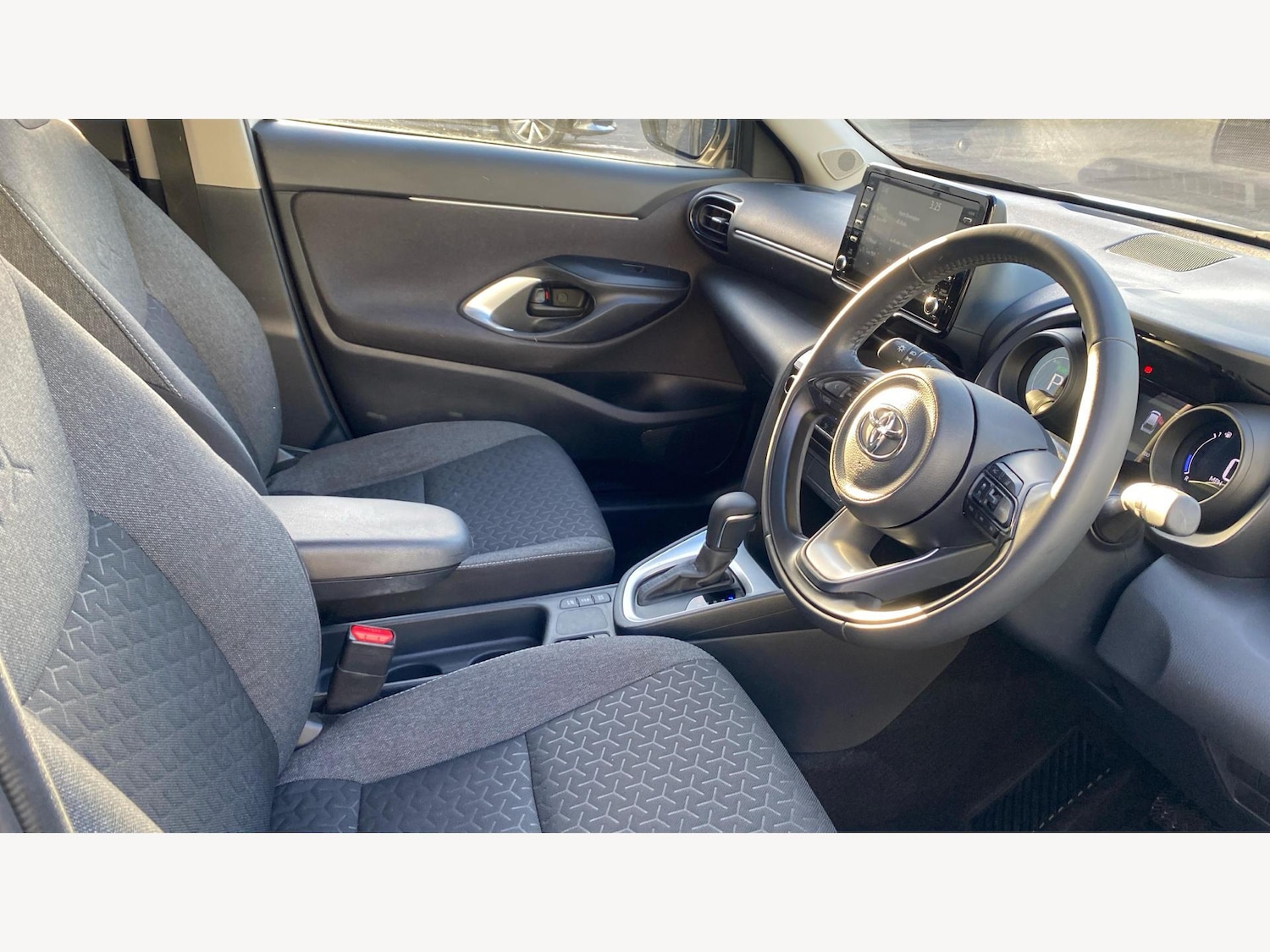 Used Toyota Yaris Cross 2023 for sale - 76398122: Photo 13