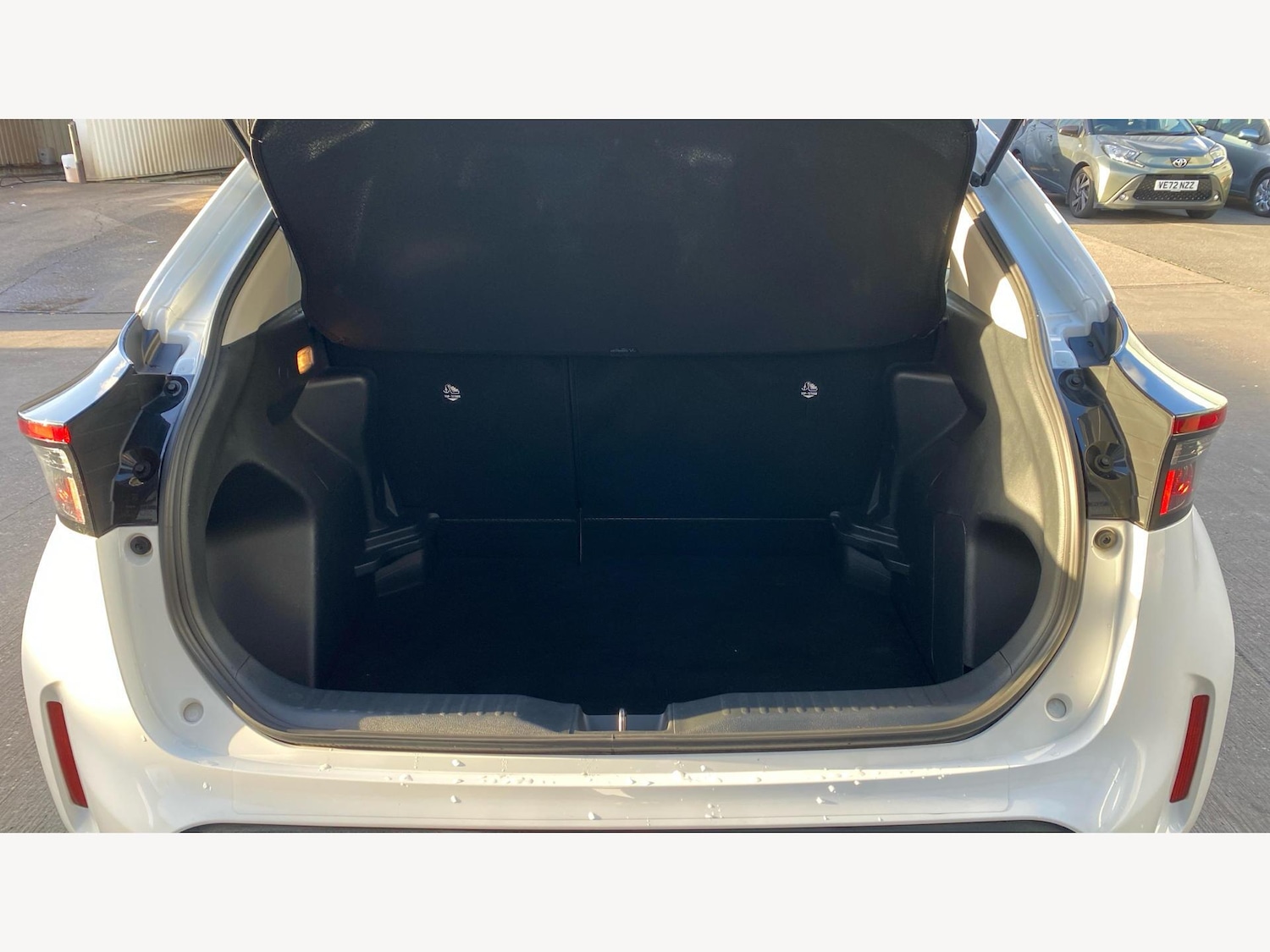 Used Toyota Yaris Cross 2023 for sale - 76398122: Photo 16