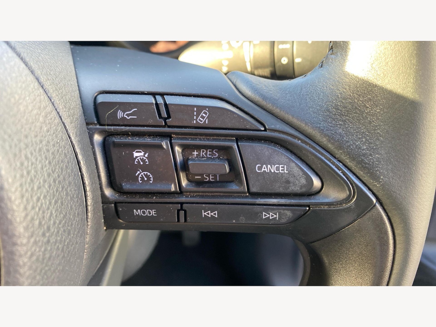 Used Toyota Yaris Cross 2023 for sale - 76398122: Photo 32