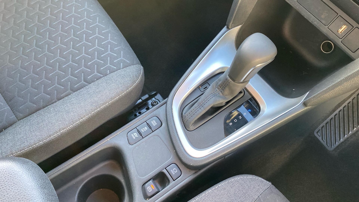 Used Toyota Yaris Cross 2023 for sale - 76398122: Photo 42